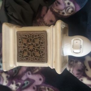 Jane Scentsy Scrolling Wrought Iron Design Plug-In Nightlight Wax Warmer RETIRED